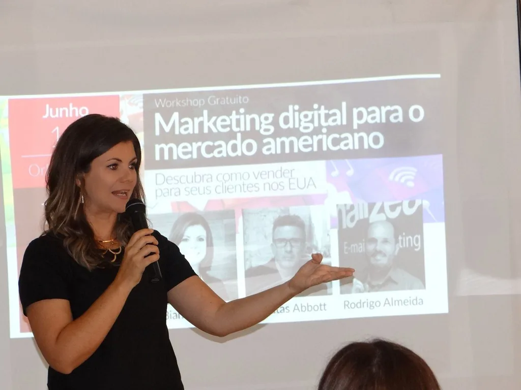 Bianca Lincks leading a digital marketing workshop