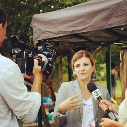 Bianca Lincks giving an interview to the press in Orlando, Florida